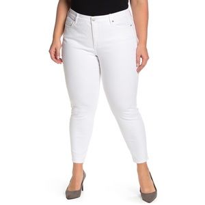 NYDJ Ami Skinny Jeans in Optic White